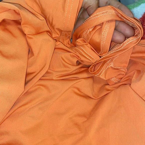 NEW INVENTORY 🍑Off Shoulder Cutout Bodysuit🍑 - Picture 6 of 6